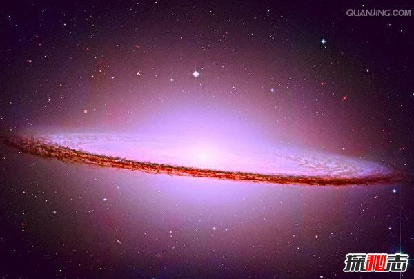 草帽星系之謎,草帽星系竟有一個大黑洞(提供能量)
