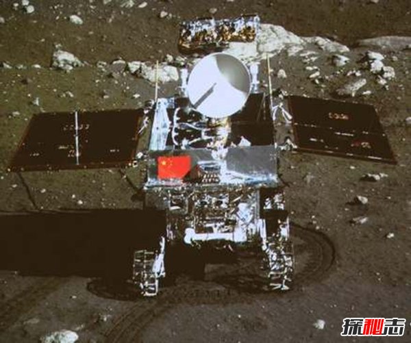 中國(guó)玉兔證明美國(guó)登月是假的,美國(guó)國(guó)旗都不見(jiàn)了